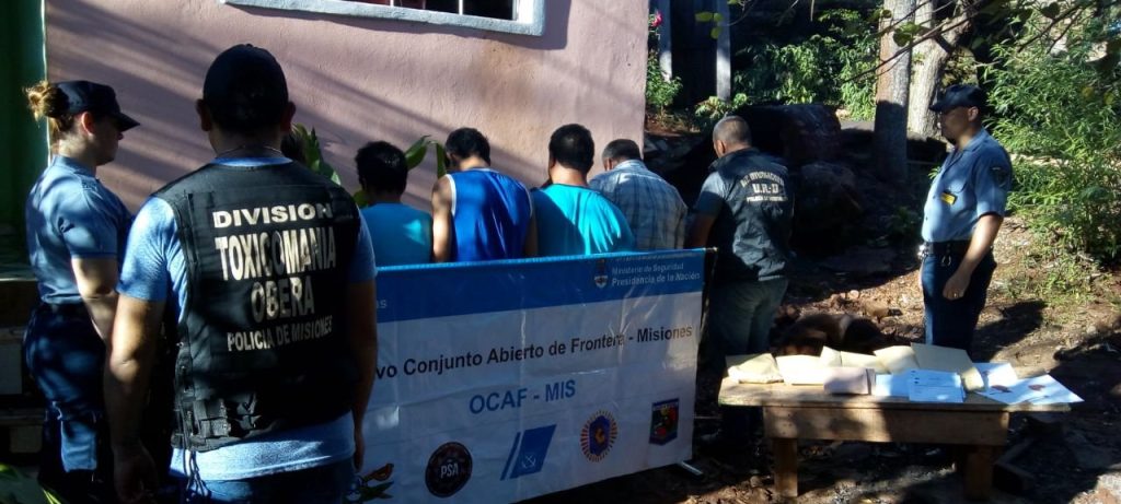 Secuestran marihuana acondicionada para la venta y detienen a cuatro personas en Oberá