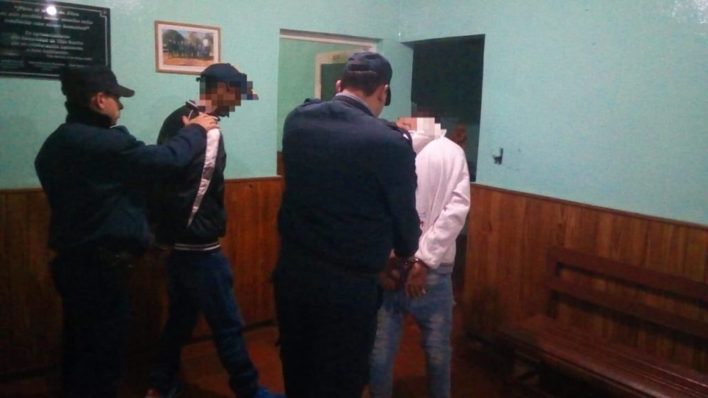 En una colisión, quedaron detenidos por otros hechos