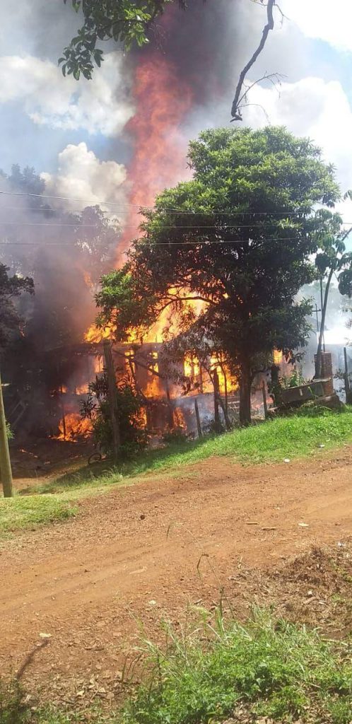 Piden ayuda para familia que perdió todo en un incendio