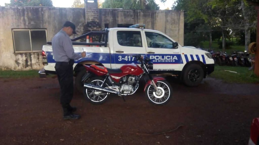 Policías recuperaron una motocicleta robada en Oberá