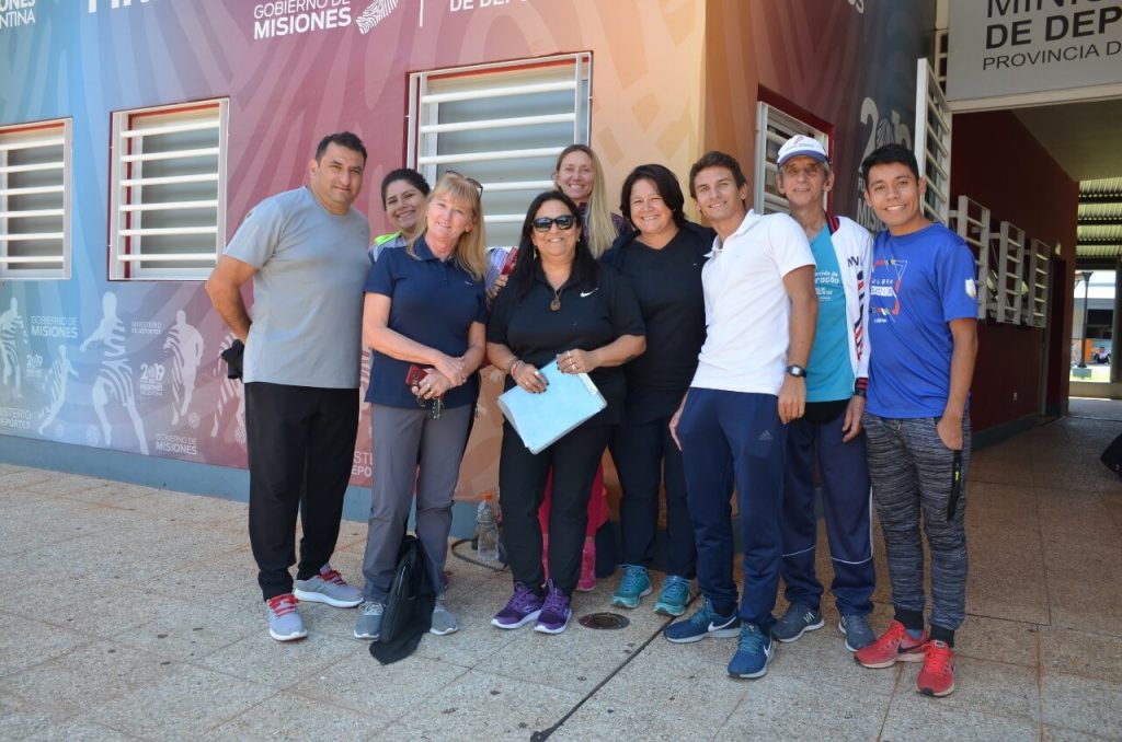 Profes de la Escuela Municipal de Atletismo en capacitación