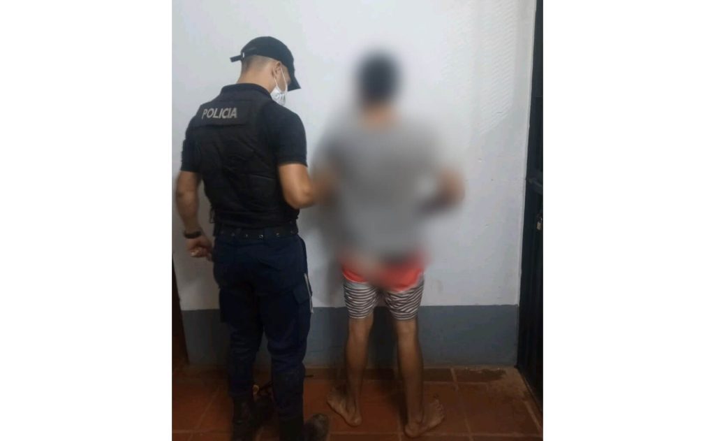 Detuvieron a un joven por ocasionar disturbios y agredir a policías en Villa Bonita