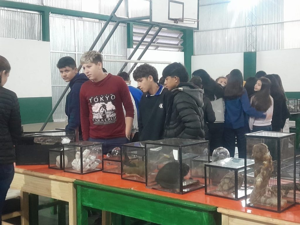 Museo Itinerante Argentino Fariña en el Colegio Nacional de Oberá