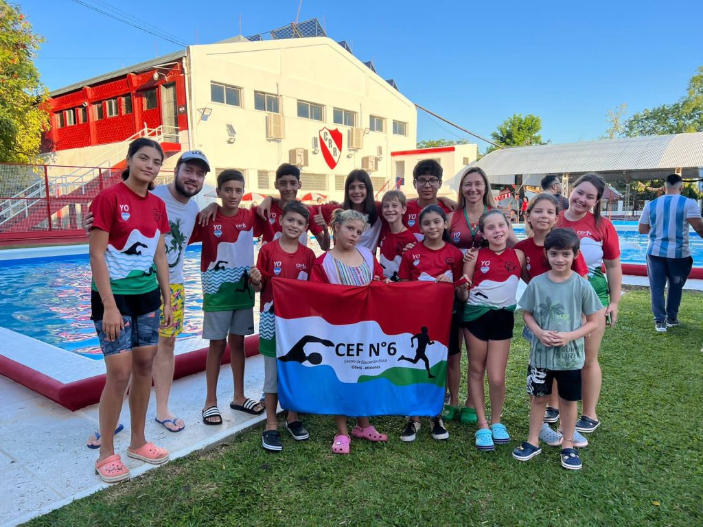 Cosecha de medallas del equipo de Natación del CEF6