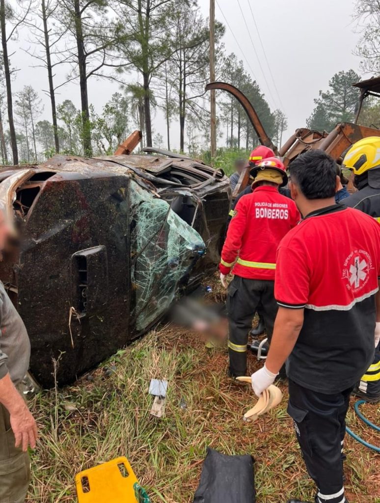 Falleció el automovilista que meses atrás volcó sobre la ruta 103 de San Martín y fue rescatado por los bomberos