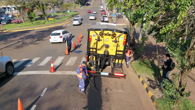 Oberá moderniza sus trabajos de bacheo logrando más eficiencia y capacidad de respuesta
