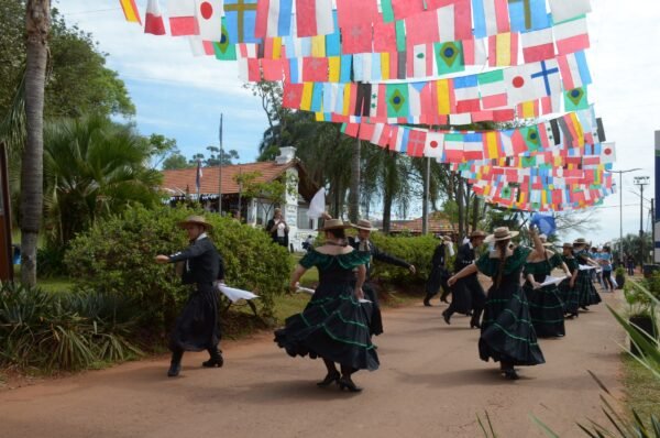 Una multitud disfrutó de la tercera jornada de la Fiesta Nacional del Inmigrante
