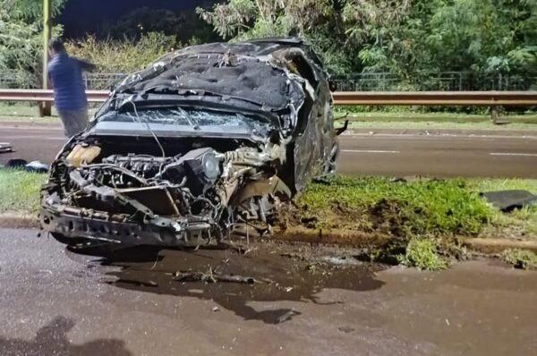 Dos hombres resultaron heridos tras chocar contra un guardarraíl en Oberá
