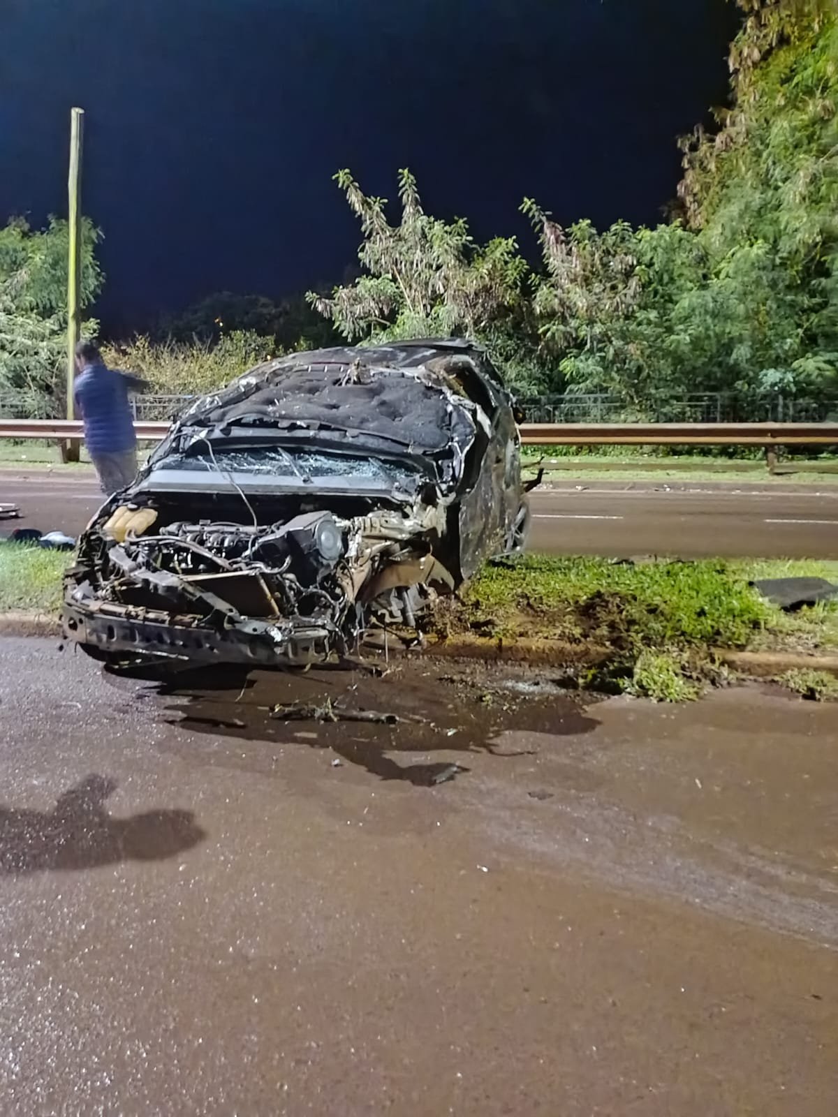 Dos hombres resultaron heridos tras chocar contra un guardarraíl en Oberá