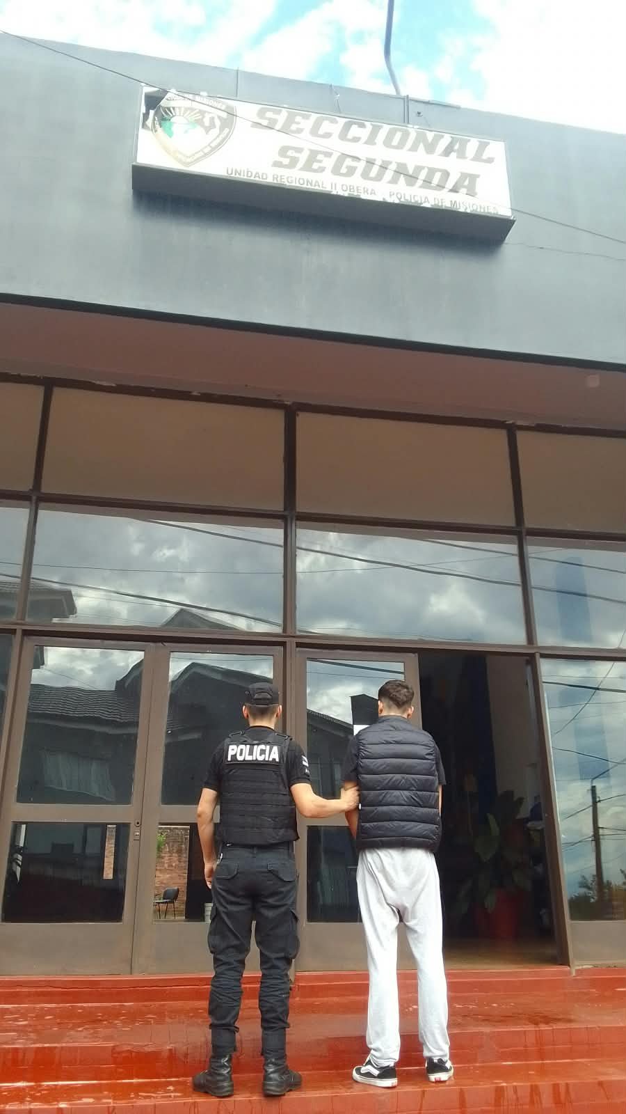 Detuvieron en Oberá a un hombre acusado de robarle un celular y $800 mil a su expareja