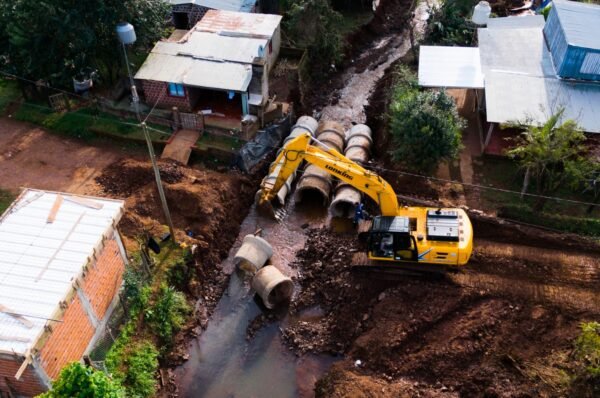 Concluyó la obra del puente sobre calle Monte Caseros y avanza otro paso sobre el arroyo Tuichá