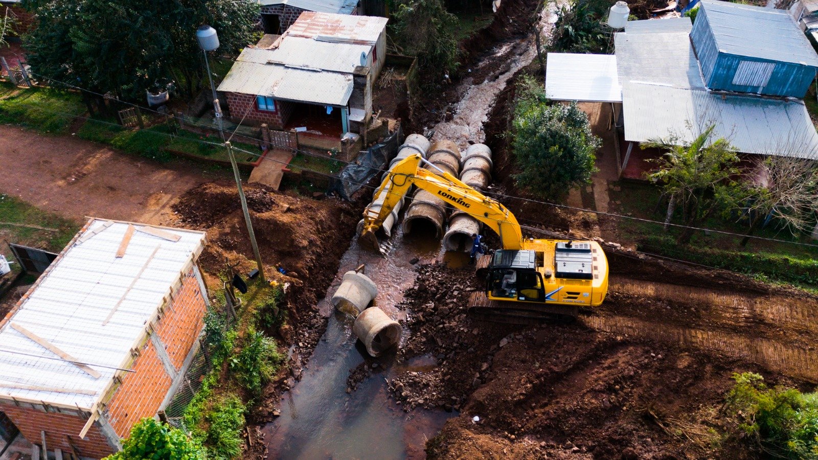 Concluyó la obra del puente sobre calle Monte Caseros y avanza otro paso sobre el arroyo Tuichá