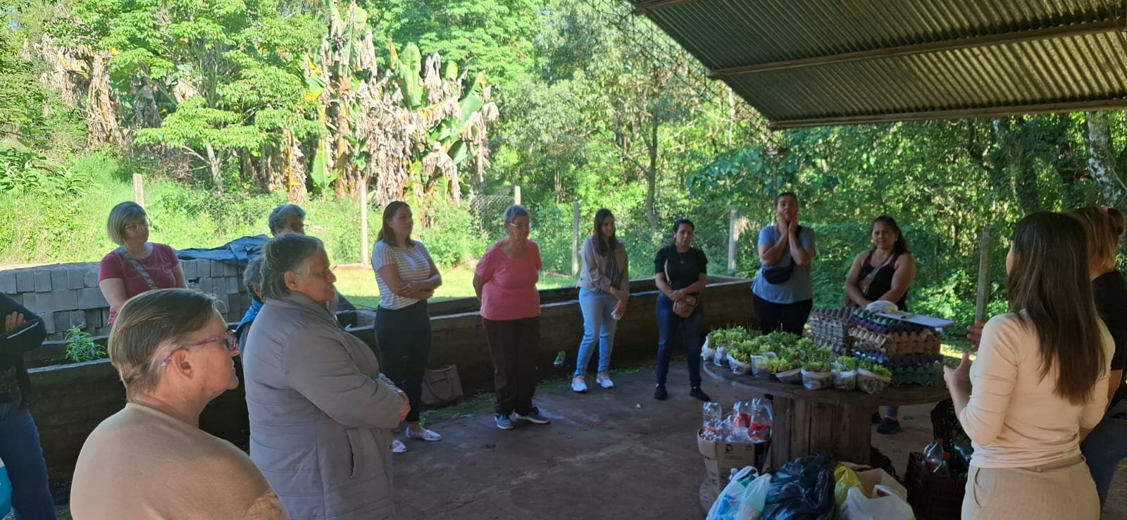 25 familias de Oberá recibieron semillas y plantines para sus huertas
