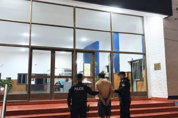 Detuvieron a un joven acusado de agredir y amenazar de muerte a su madre en Oberá