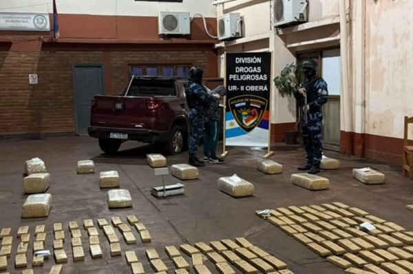Interceptaron una camioneta con unos 750 kilos de marihuana y detuvieron a un joven en Oberá