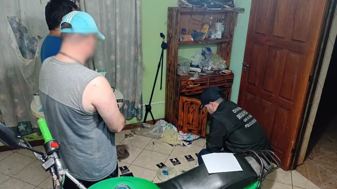 La Policía secuestró marihuana y cocaína durante un allanamiento en Campo Viera