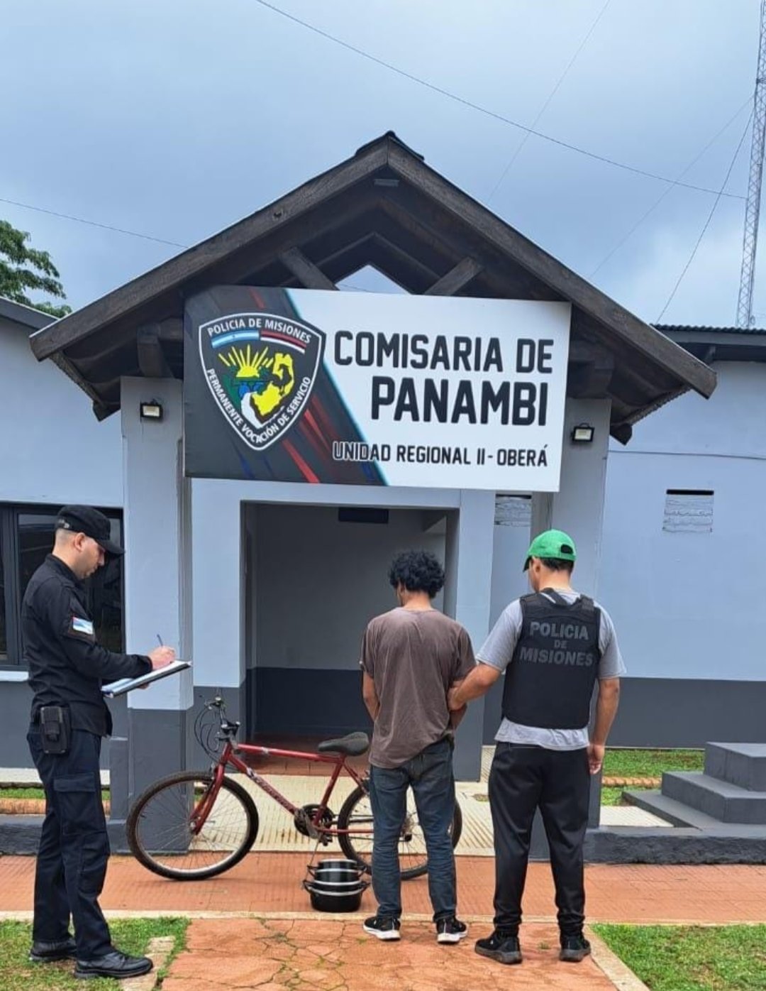 La Policía detuvo a tres hombres y recuperó elementos sustraídos en la zona Centro