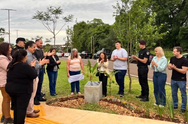 La comunidad de Villa Barreyro mantiene viva la memoria de un policía fallecido en servicio